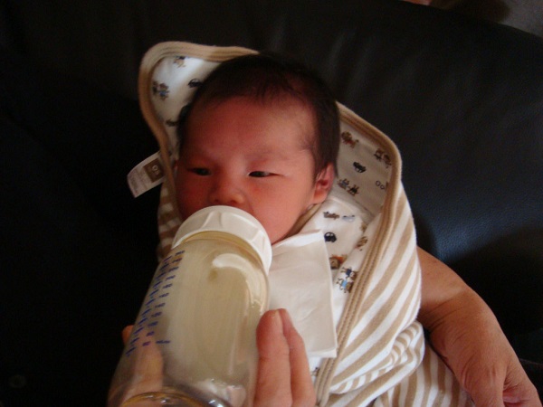 研究证实:用大奶瓶喂奶…竟会让宝宝变胖?|Ma